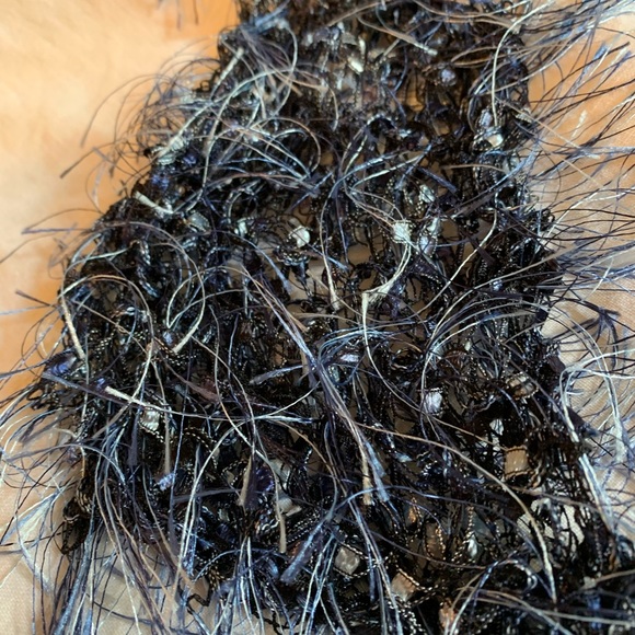 Knitted silk scarf - Picture 5 of 8